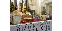 Aussendung der Sternsinger im Hohen Dom zu Fulda (Foto: Karl-Franz Thiede)